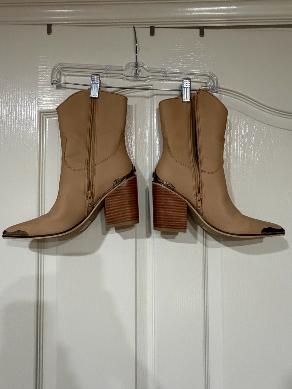 Women's Tan Western Block-Heel Ankle Boots